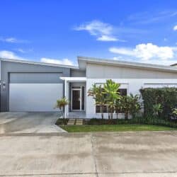 0Q2A0286 1 250x250 - Home 53