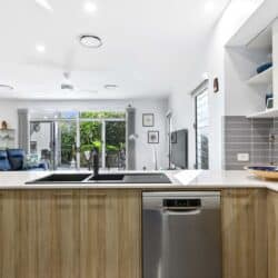 0Q2A0357 1 250x250 - Home 53