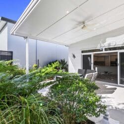 0Q2A0388 1 250x250 - Home 53