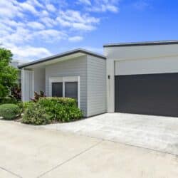 143A3315 1 250x250 - Home 68