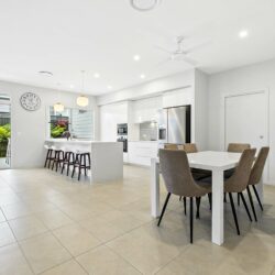 0Z8A9848 1 250x250 - Home 90