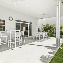 0Z8A9881 1 250x250 - Home 90