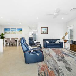 0Z8A9887 1 250x250 - Home 90