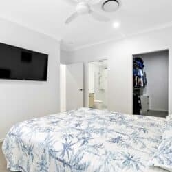 0Q2A4353 1 250x250 - Home 215