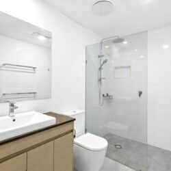 0Q2A4358 1 250x250 - Home 215