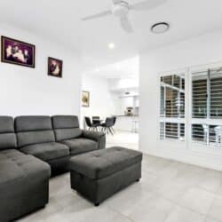 0Q2A4366 1 250x250 - Home 215