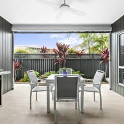 0Q2A4370 1 250x250 - Home 215