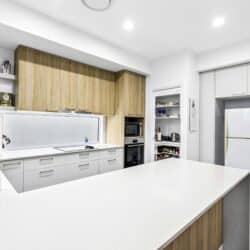 0Q2A4457 1 250x250 - Home 162