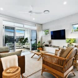 0Q2A8711 1 250x250 - Home 237