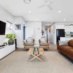 0Q2A8719 1 250x250 - Home 237