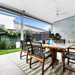 0Q2A8733 1 250x250 - Home 237