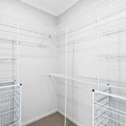 143A7878 1 250x250 - Lot 262