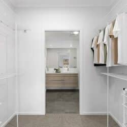 143A9677 1 250x250 - Lot 261