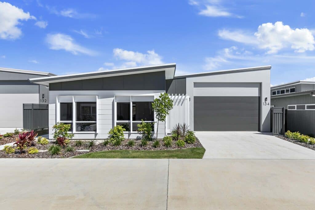 143A9713 1 1024x683 - Lot 256