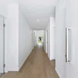 143A8400 1 250x250 - Lot 278