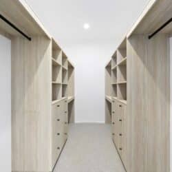 143A8447 1 250x250 - Lot 278