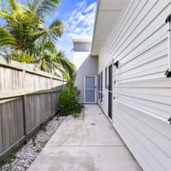 143A0645 1 250x250 - Home 22